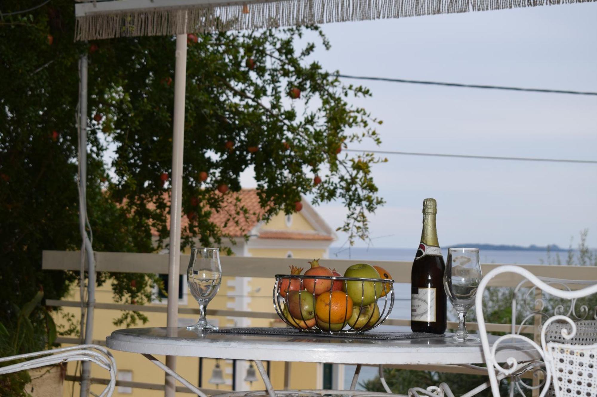 Paradisus Apartments Барбати Экстерьер фото